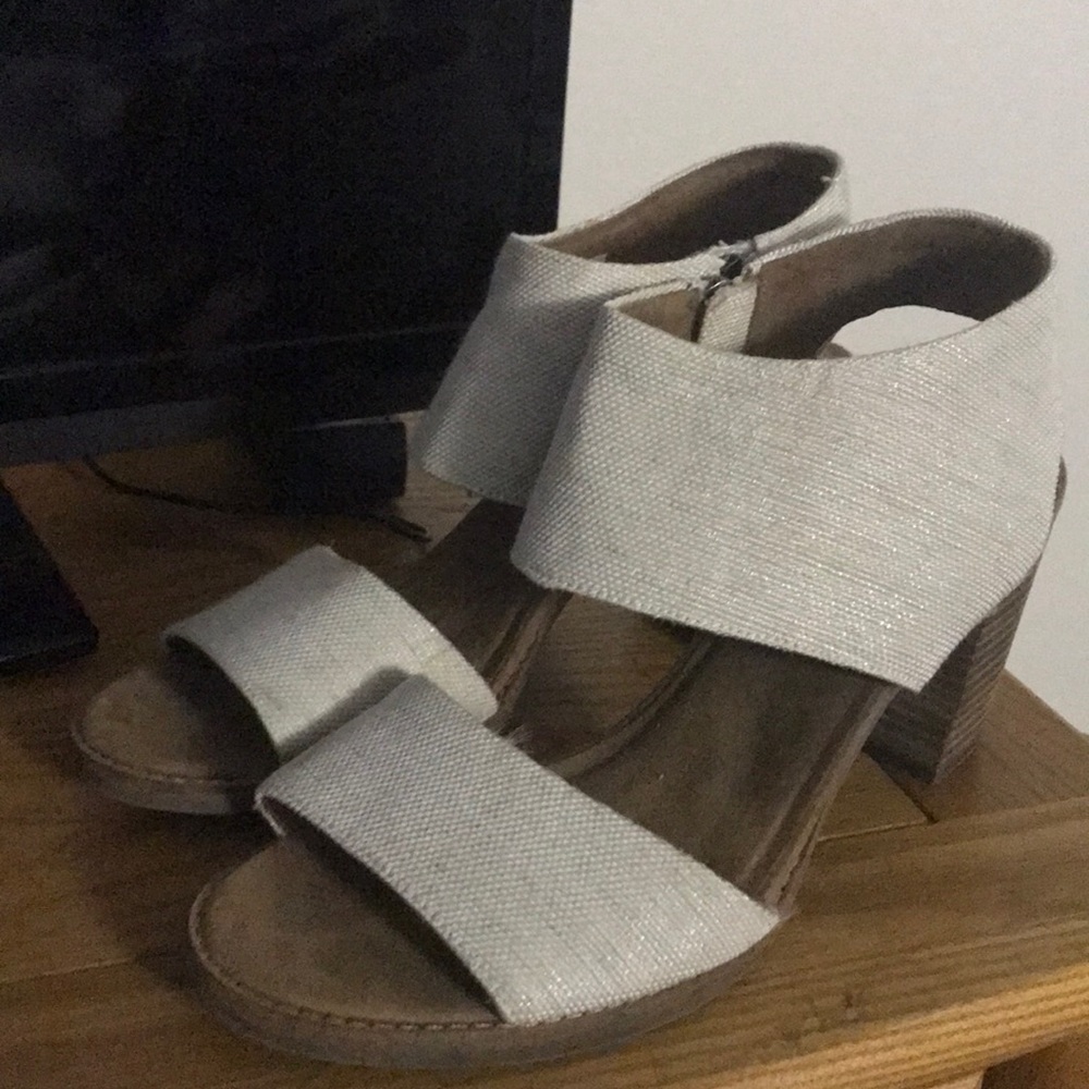 Toms wedges